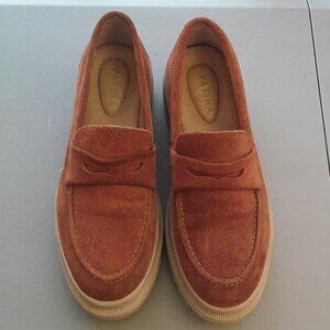 Womens Size 9 Patina Rust Orange and Tan Soled Loafers with Stitching Detail